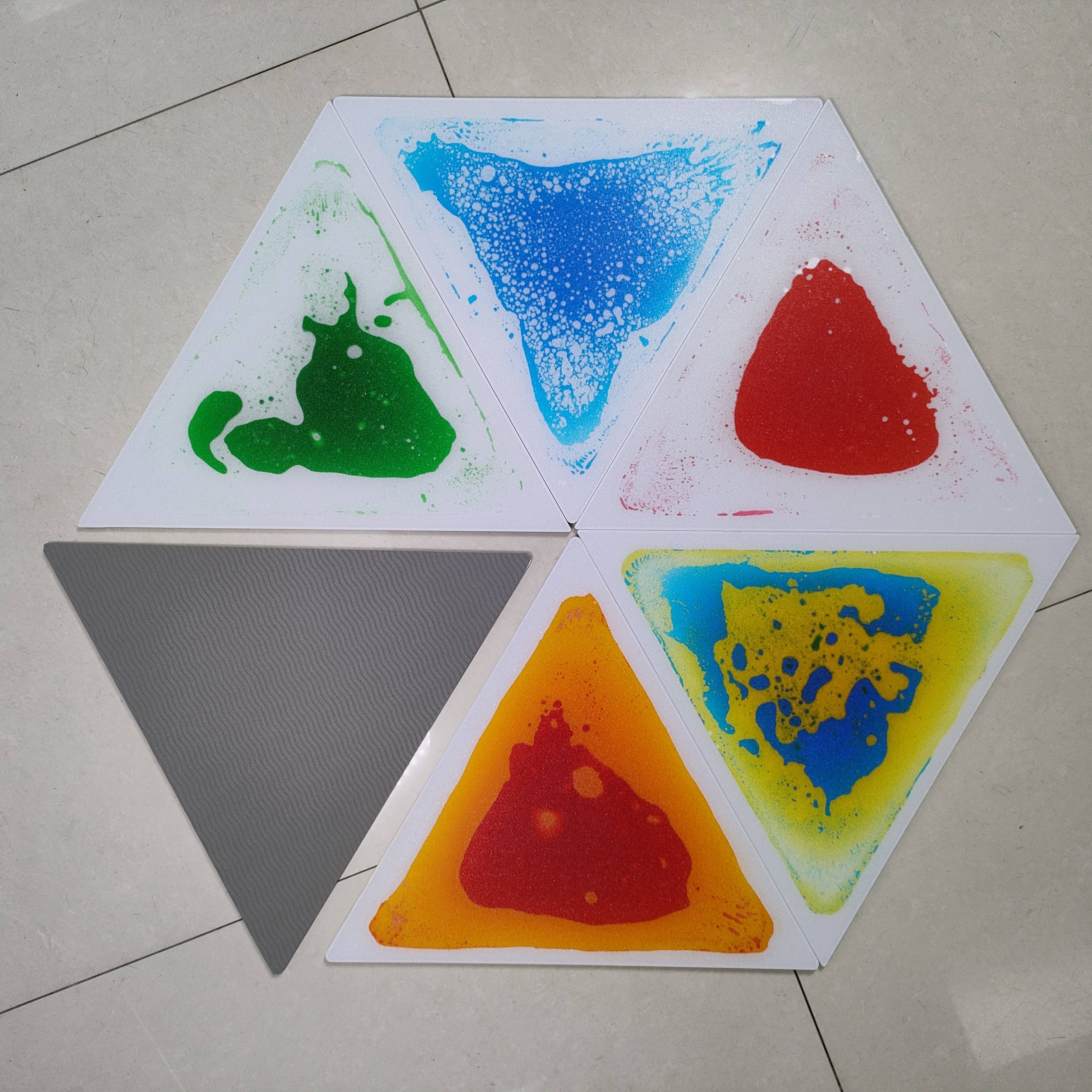 6 x Triangle liquid floor tiles